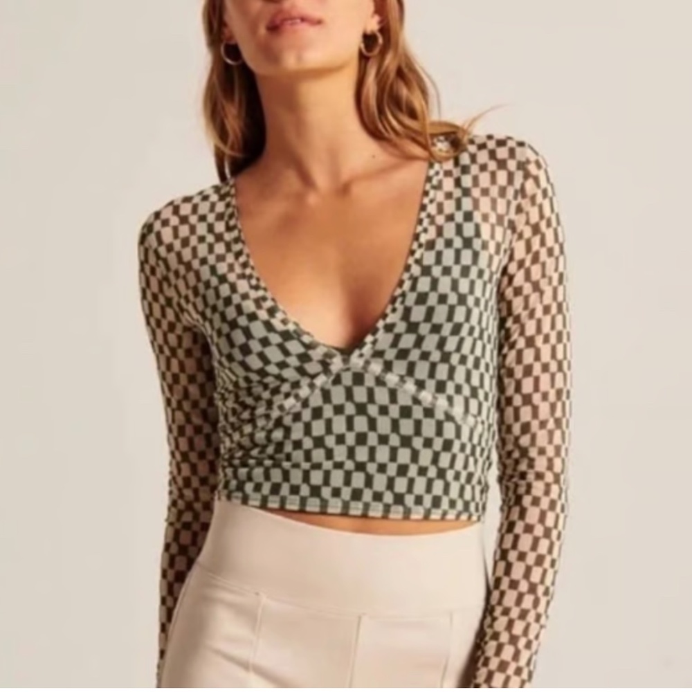 NWT Abercrombie and Fitch Checkered Top Size Small